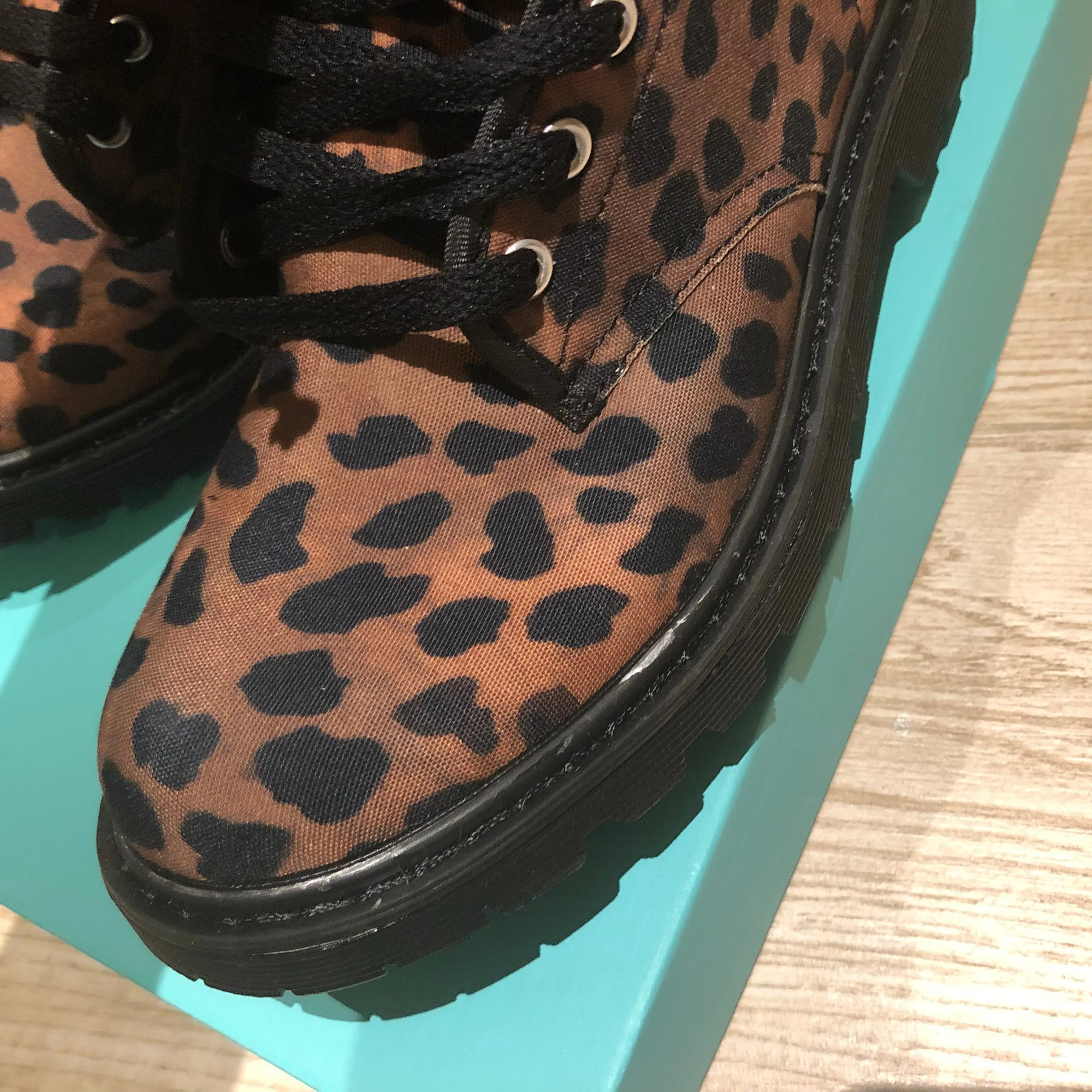 Brown Leopard Women's Boots, Animal Print Winter Laced-Up Canvas Hikers Boots For Ladies