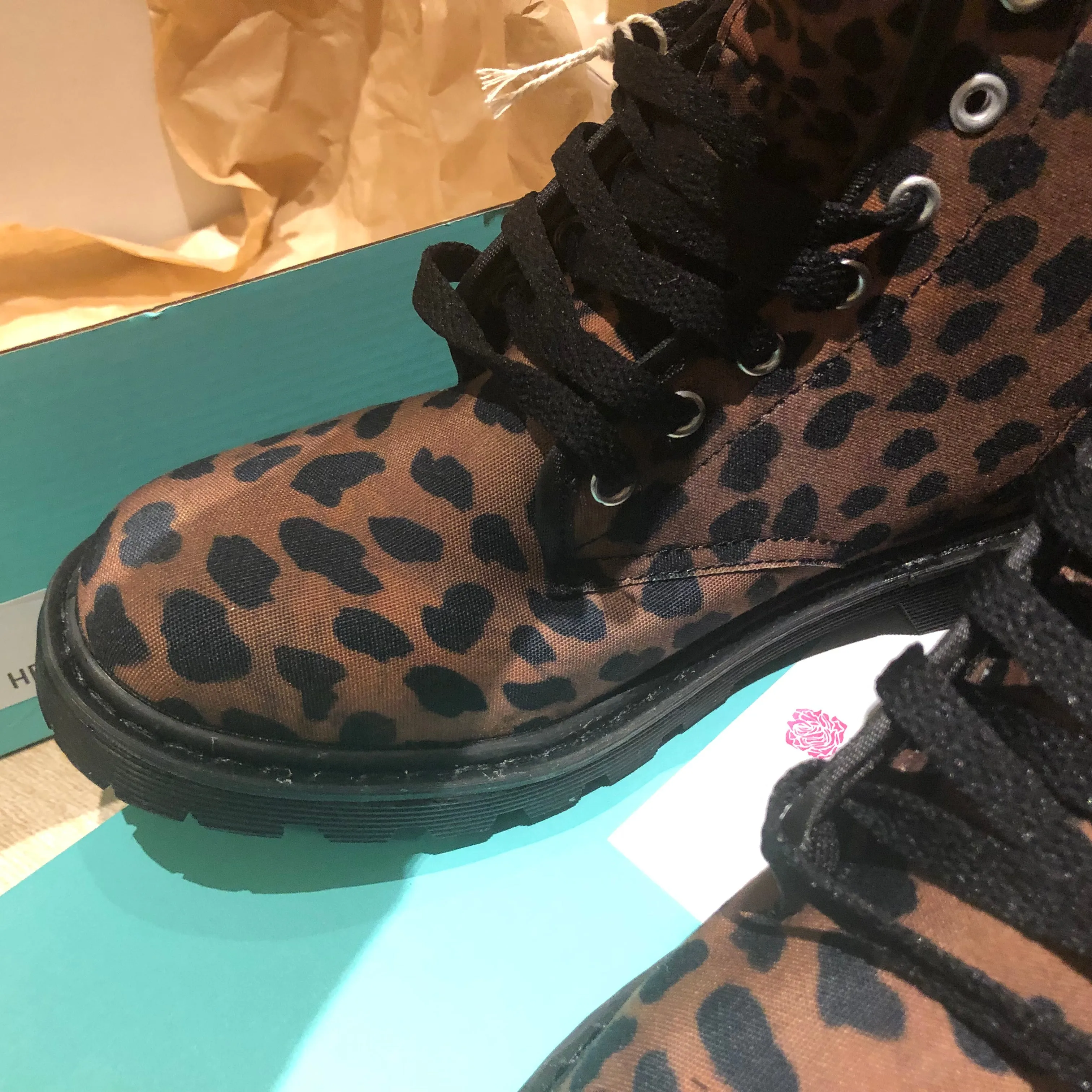 Brown Leopard Women's Boots, Animal Print Winter Laced-Up Canvas Hikers Boots For Ladies