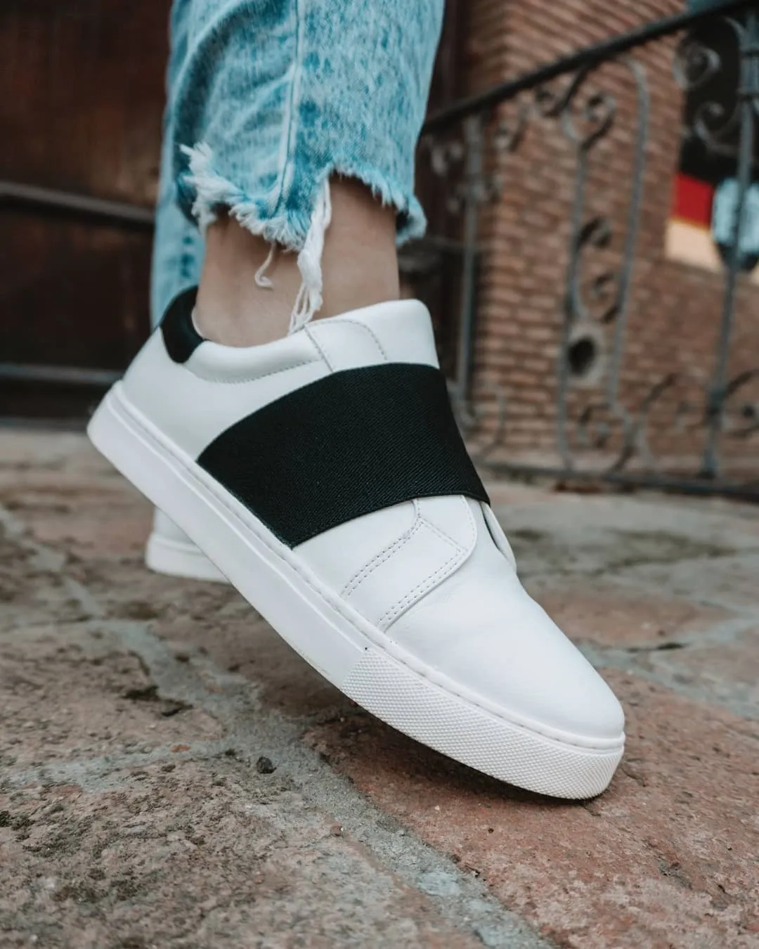 CHARLIE Sneakers - White/Black