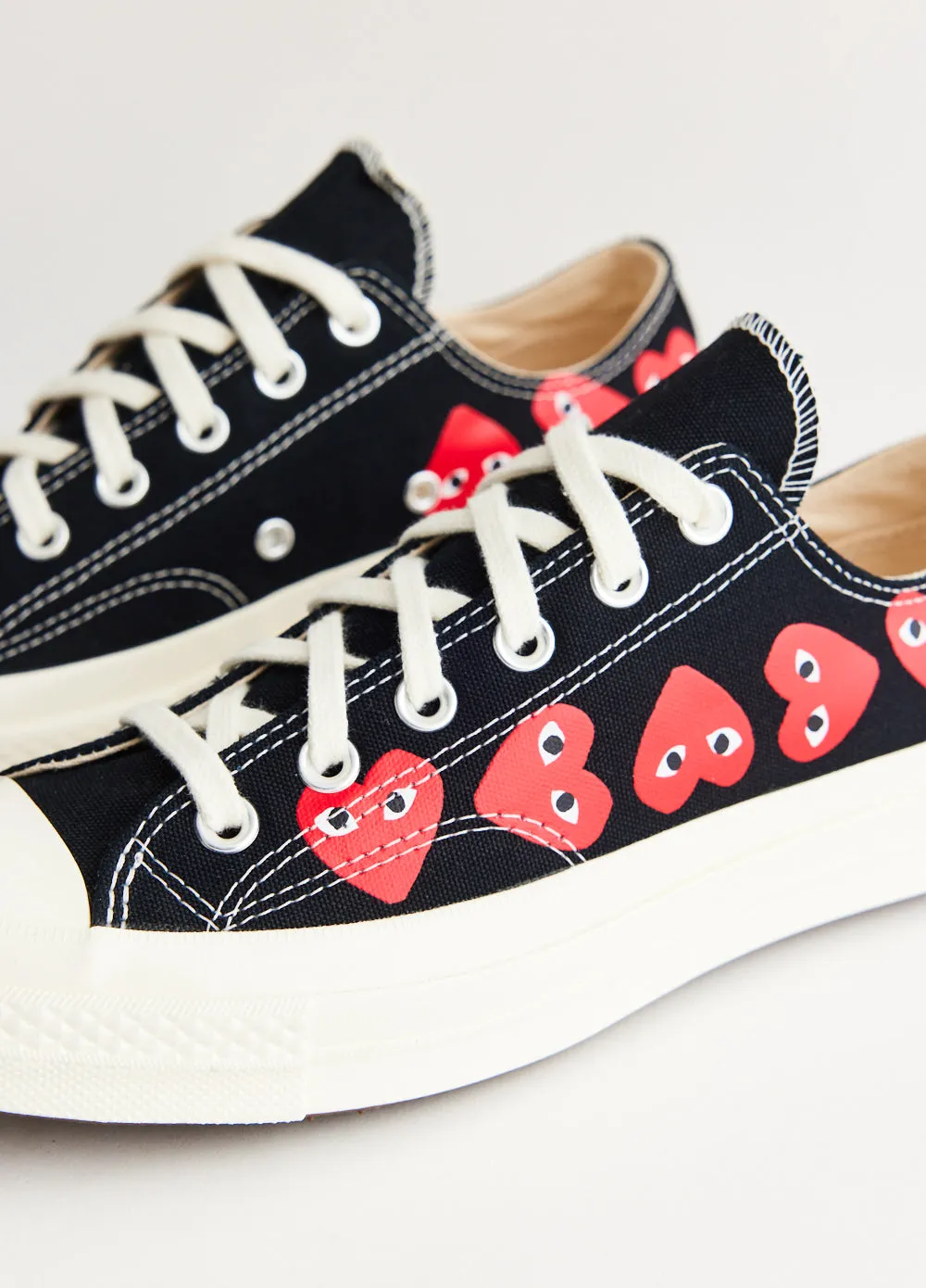 K126 Converse Multi Heart Low Top Sneakers