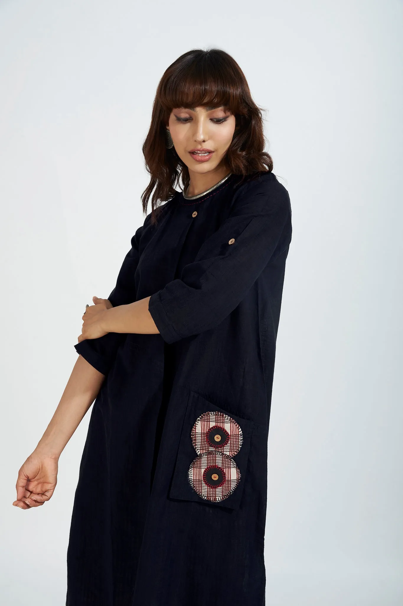 single flap slub texture slit kurta with patch pocket - ebony chic & scarlet tapestry