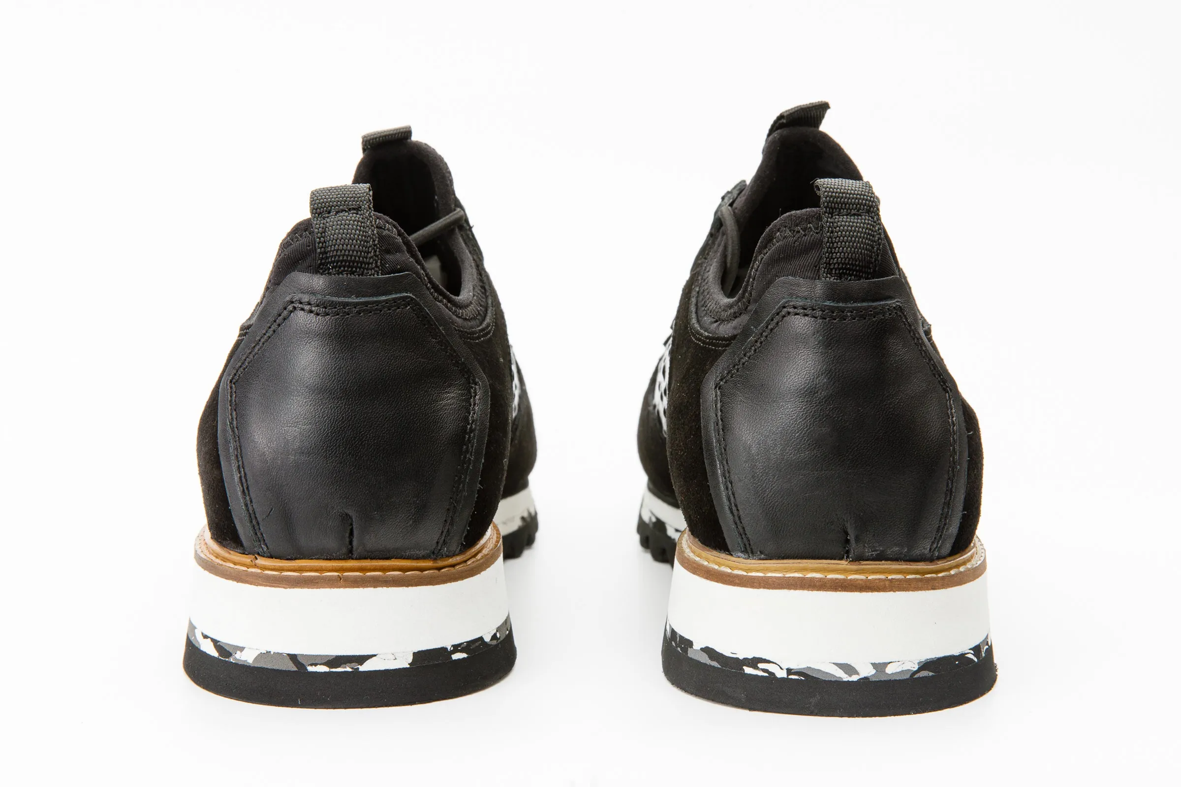 The Sopez Black Leather Men Sneaker