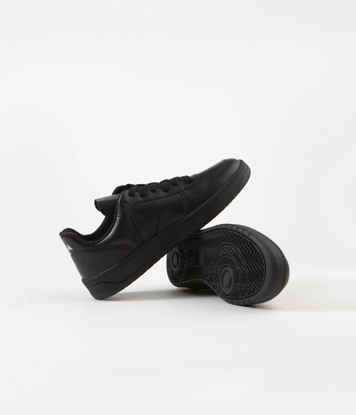 Veja Womens V-10 Leather Shoes - Full Black