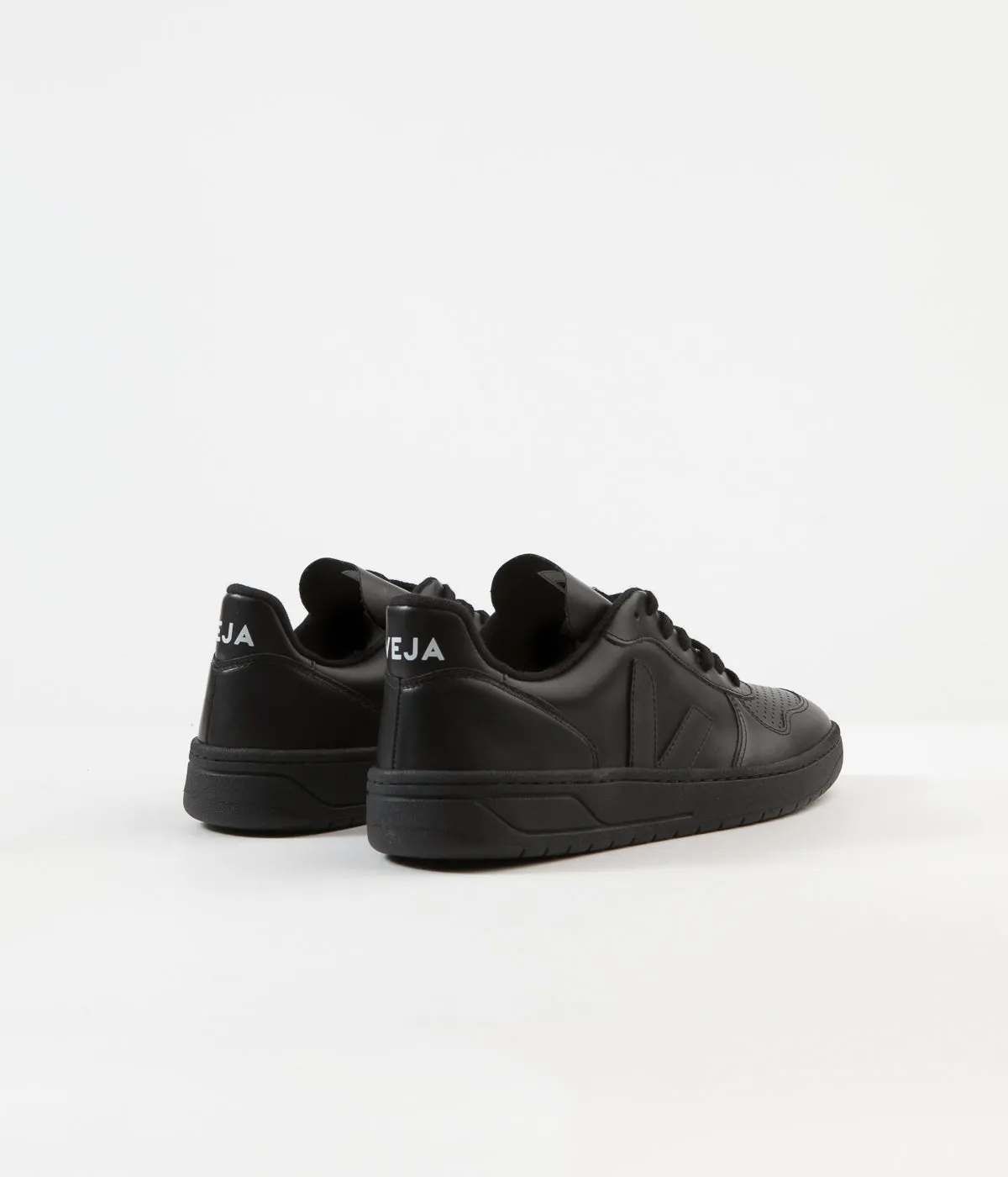 Veja Womens V-10 Leather Shoes - Full Black