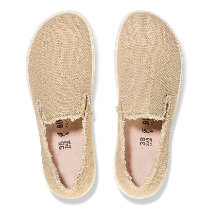 WOMEN'S BEND SLIP ON