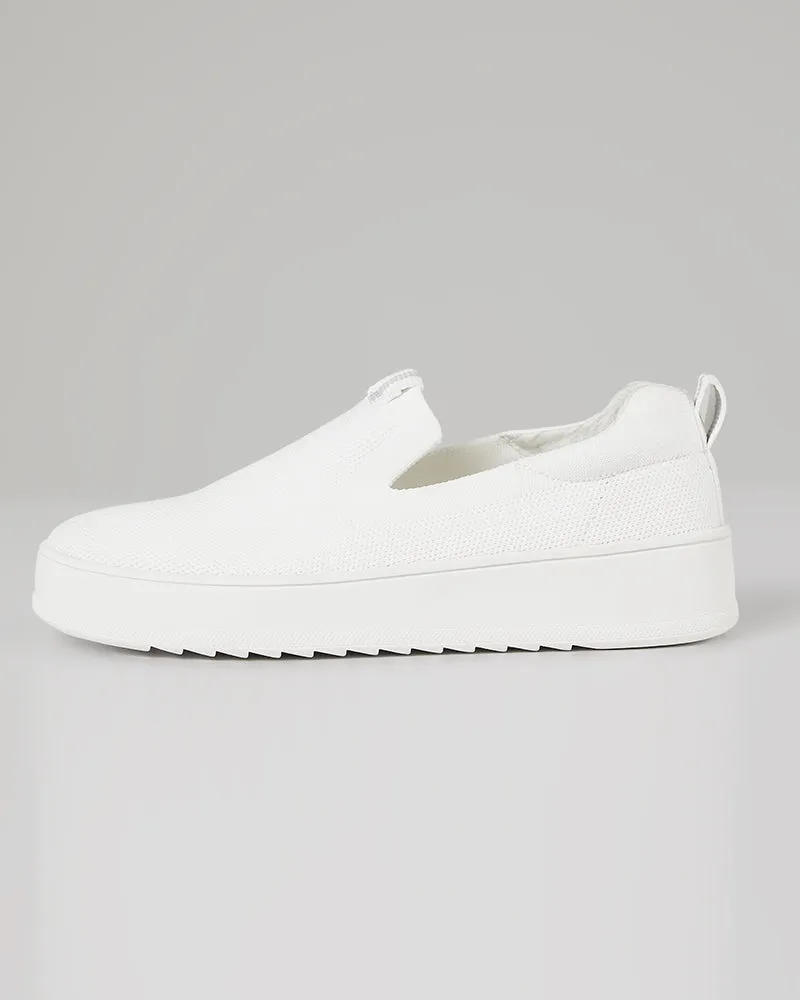 WOMEN'S FLEX KNIT SLIP-ON SNEAKERS